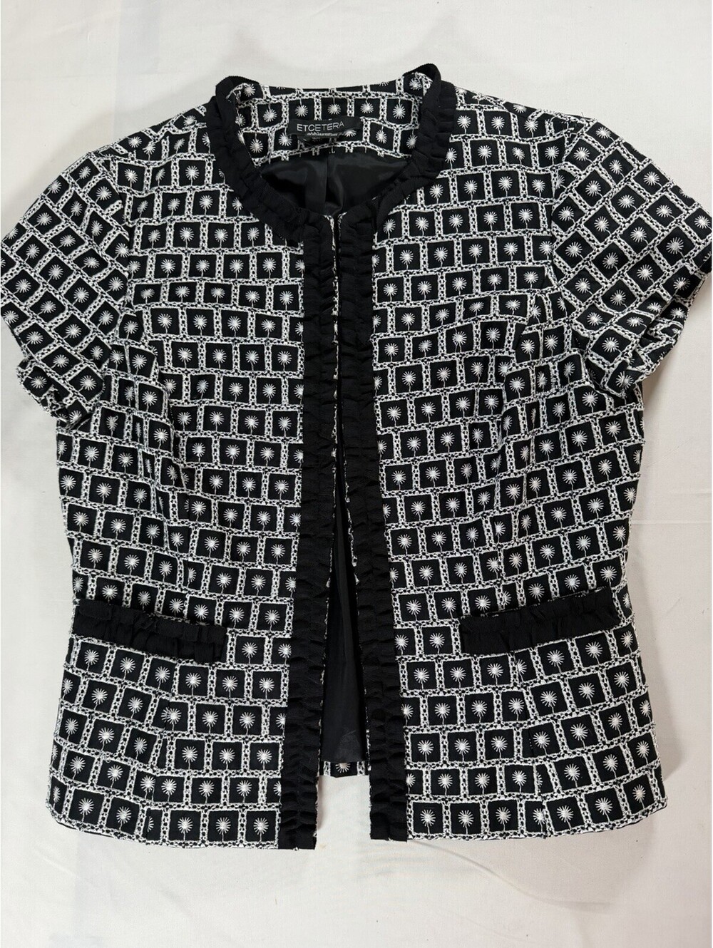 Etcetera Black & White Embroidered Floral Short Sleeve Jacket Size 4